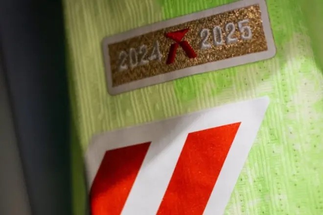 西甲推出冠军徽章设计 巴萨卫冕战袍右袖将绣荣耀标志