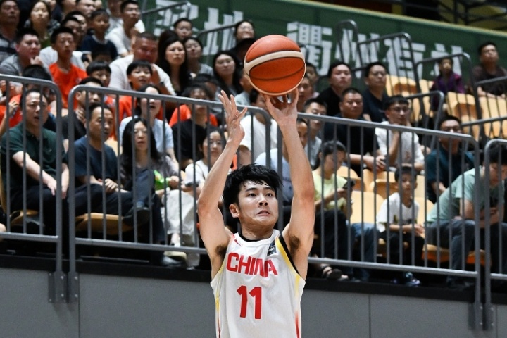 新赛季不打CBA~侯向锋：张博源去美国参加训练营 同时联系学校