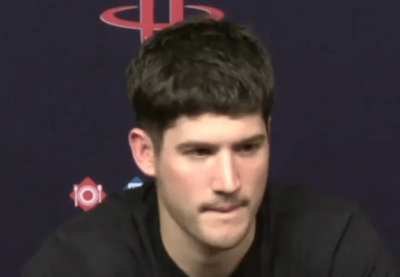 开云平台-谢泼德：有很多需要改进的地方，不断看录像学习进步提高